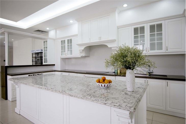 Alaska White Quartz kitchen